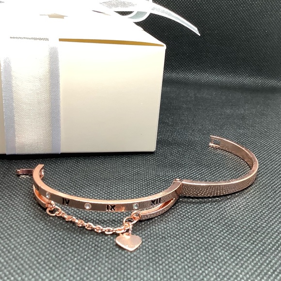NWT! Rose Gold Crystal Roman Numeral Bracelet! - Picture 2 of 5